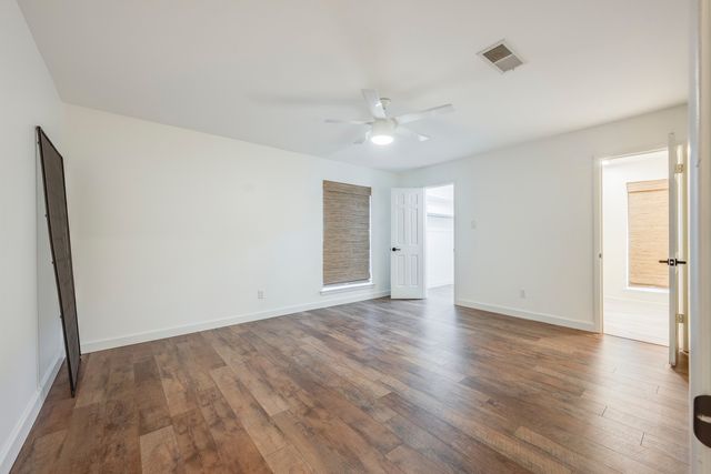 501 N Havenwood Lane, Fort Worth, TX 76112