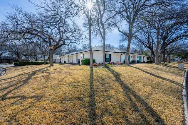 501 N Havenwood Lane, Fort Worth, TX 76112