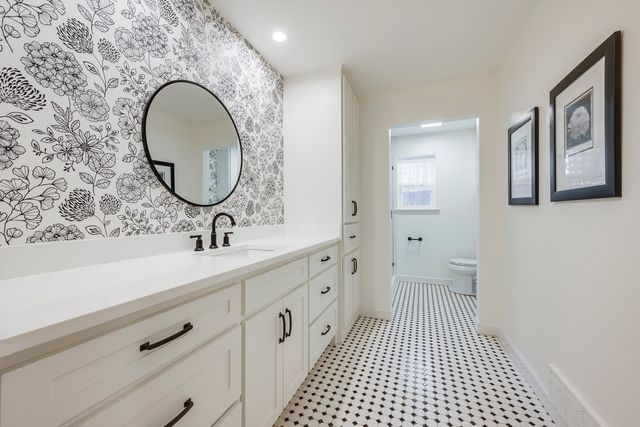 501 N Havenwood Lane, Fort Worth, TX 76112