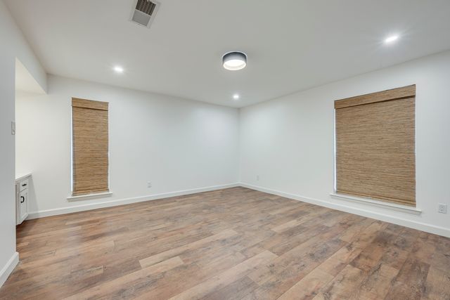 501 N Havenwood Lane, Fort Worth, TX 76112