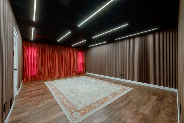 501 N Havenwood Lane, Fort Worth, TX 76112