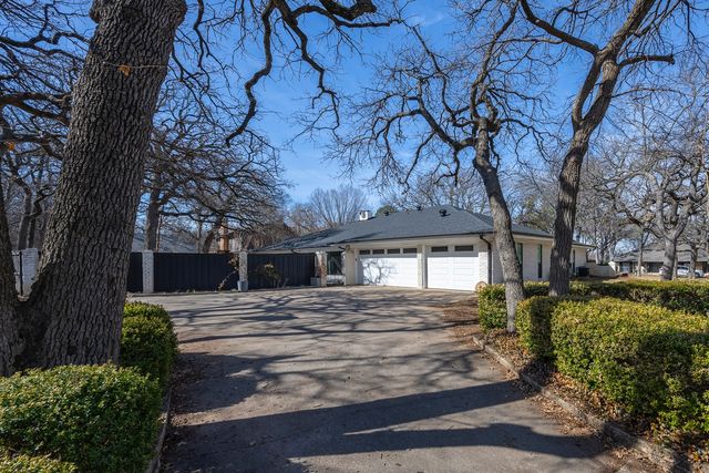 501 N Havenwood Lane, Fort Worth, TX 76112