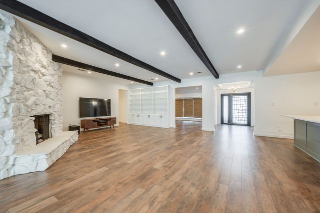 501 N Havenwood Lane, Fort Worth, TX 76112