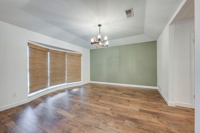 501 N Havenwood Lane, Fort Worth, TX 76112