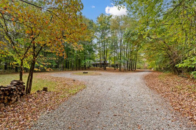 4497 Corner Road, Alexandria, OH 43001