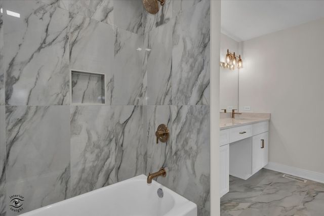 8858 Buffington Breakwater Drive, Frankfort, IL 60423