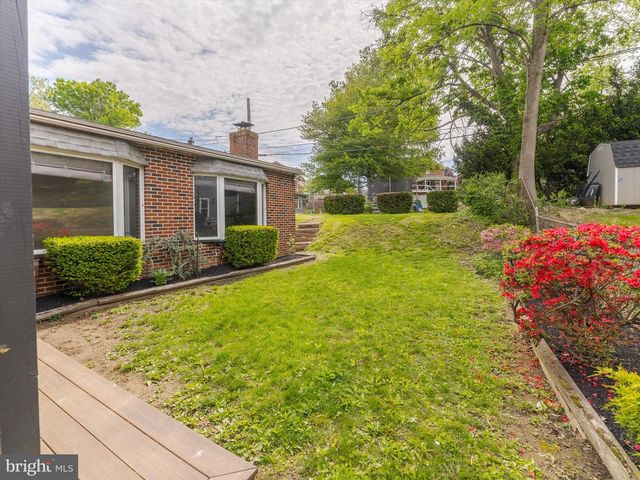 289 FRIENDSHIP RD, Drexel Hill, PA 19026