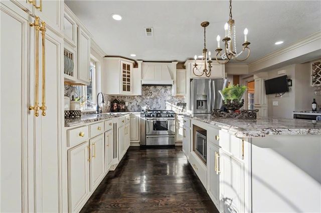 8430 Kickapoo Street, De Soto, KS 66018