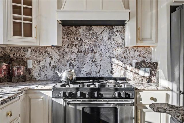 8430 Kickapoo Street, De Soto, KS 66018