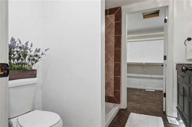 8430 Kickapoo Street, De Soto, KS 66018