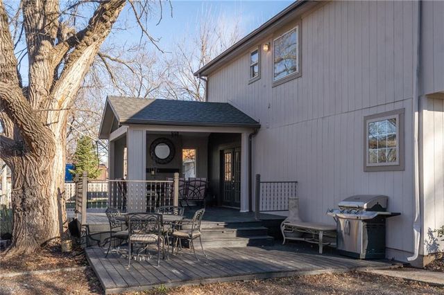 8430 Kickapoo Street, De Soto, KS 66018