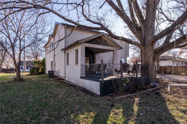 8430 Kickapoo Street, De Soto, KS 66018