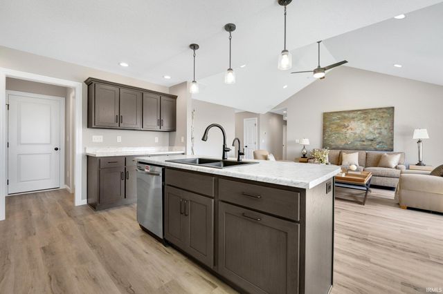 1016 Bryce Circle, Ligonier, IN 46767