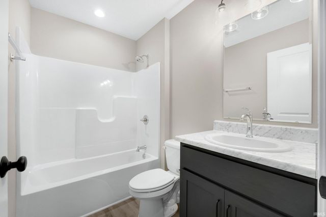 1016 Bryce Circle, Ligonier, IN 46767