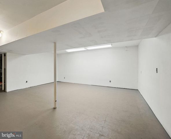 8130 WINDSOR DR, King George, VA 22485