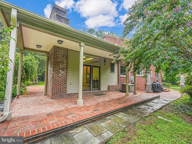 8130 WINDSOR DR, King George, VA 22485