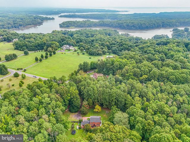 8130 WINDSOR DR, King George, VA 22485