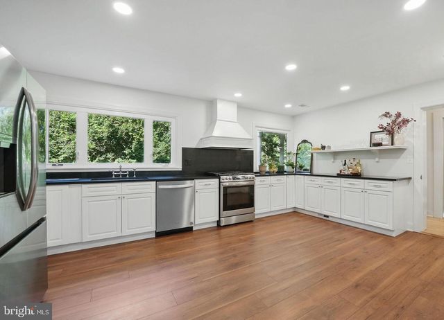 8130 WINDSOR DR, King George, VA 22485