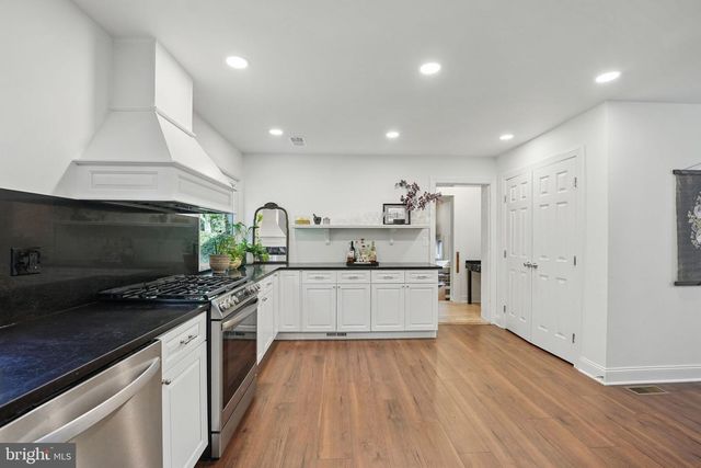 8130 WINDSOR DR, King George, VA 22485