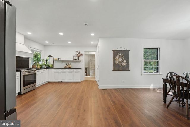 8130 WINDSOR DR, King George, VA 22485