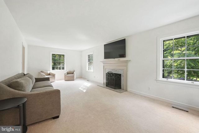 8130 WINDSOR DR, King George, VA 22485