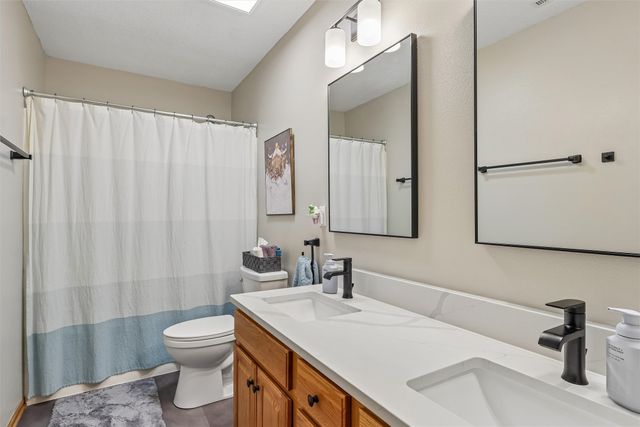 6312 NW 96th Street, Johnston, IA 50131