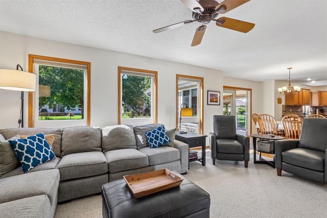 6312 NW 96th Street, Johnston, IA 50131