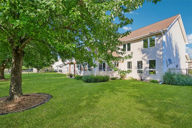 6312 NW 96th Street, Johnston, IA 50131
