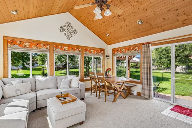 6312 NW 96th Street, Johnston, IA 50131
