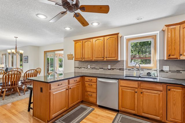 6312 NW 96th Street, Johnston, IA 50131