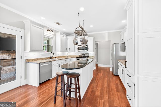 1121 Deer Trail, Bishop, GA 30621