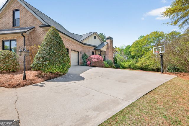 1121 Deer Trail, Bishop, GA 30621