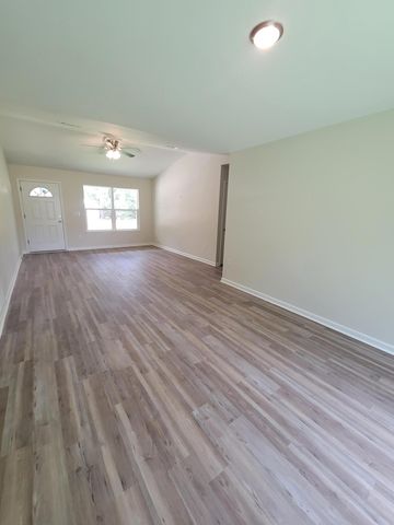 57 Cedar Hill Court, Defuniak Springs, FL 32433