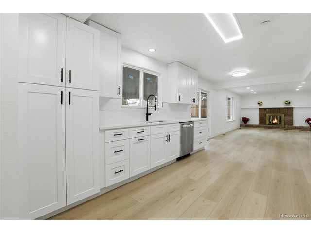 1056 E Nichols Ave, Centennial, CO 80122