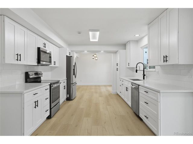 1056 E Nichols Ave, Centennial, CO 80122