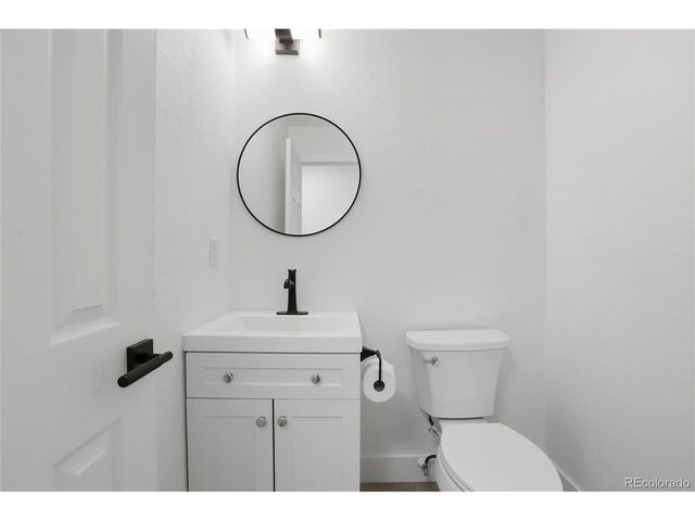 1056 E Nichols Ave, Centennial, CO 80122