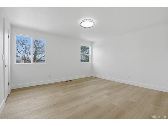 1056 E Nichols Ave, Centennial, CO 80122