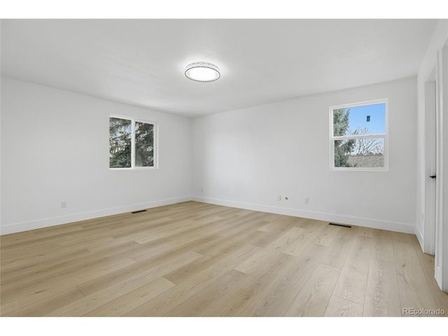 1056 E Nichols Ave, Centennial, CO 80122