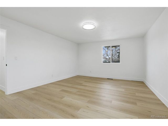 1056 E Nichols Ave, Centennial, CO 80122