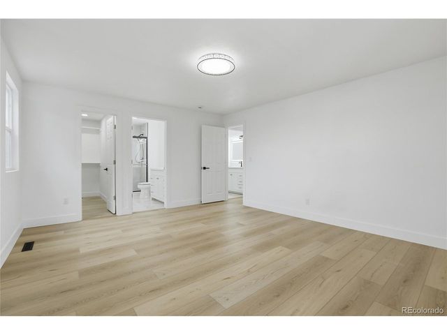 1056 E Nichols Ave, Centennial, CO 80122