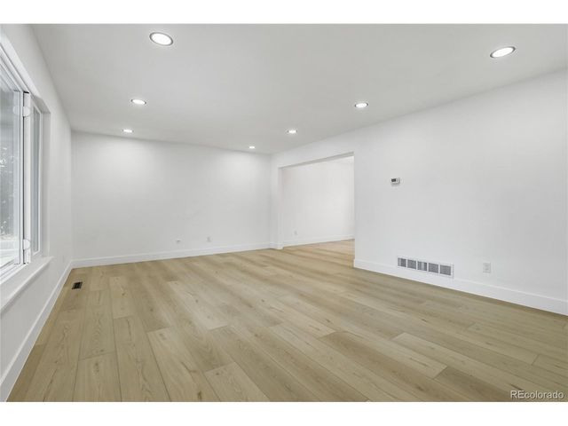 1056 E Nichols Ave, Centennial, CO 80122