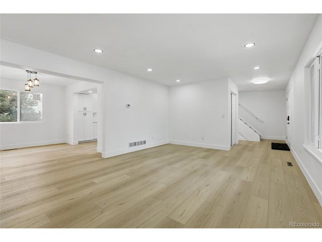 1056 E Nichols Ave, Centennial, CO 80122