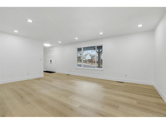 1056 E Nichols Ave, Centennial, CO 80122