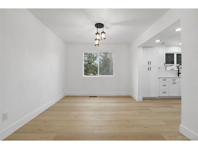 1056 E Nichols Ave, Centennial, CO 80122