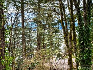 468 3rd Court, Fox Island, WA 98333