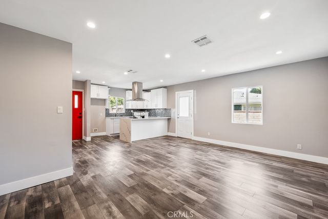 7719 Nestle Avenue, Reseda, CA 91335