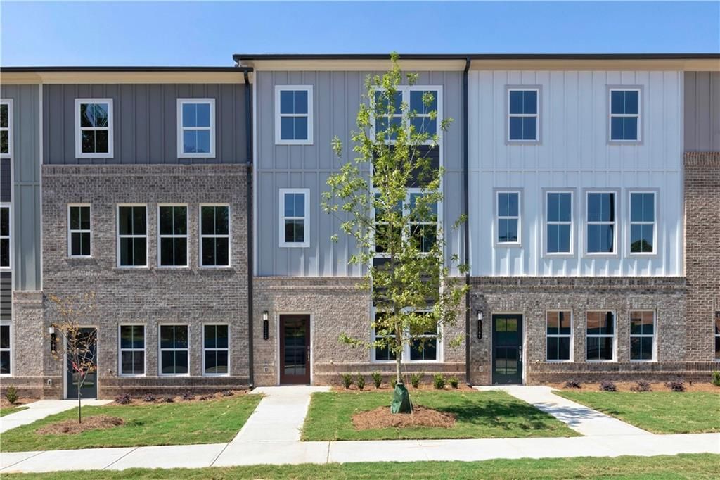 1051 Bullpen Bluffs, Lawrenceville, GA 30043