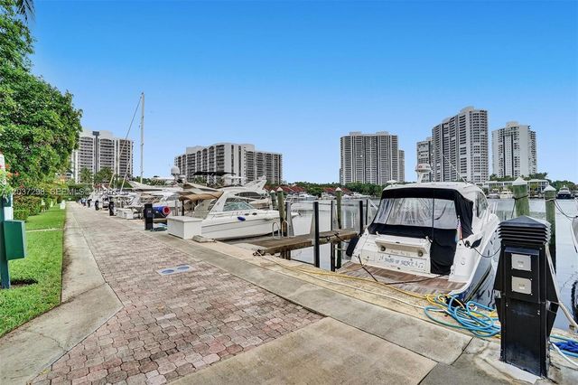 3545 Magellan Cir 358-5, Aventura, FL 33180