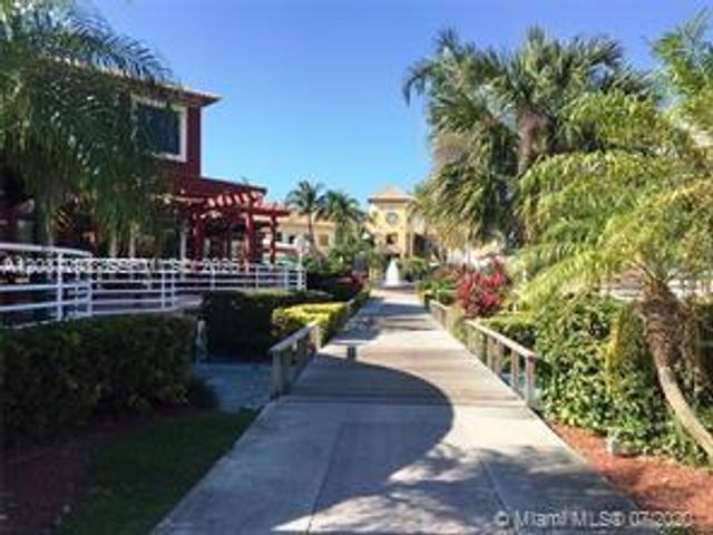 3545 Magellan Cir 358-5, Aventura, FL 33180