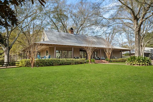 5844 N Williamsburg Rd., Bassfield, MS 39421